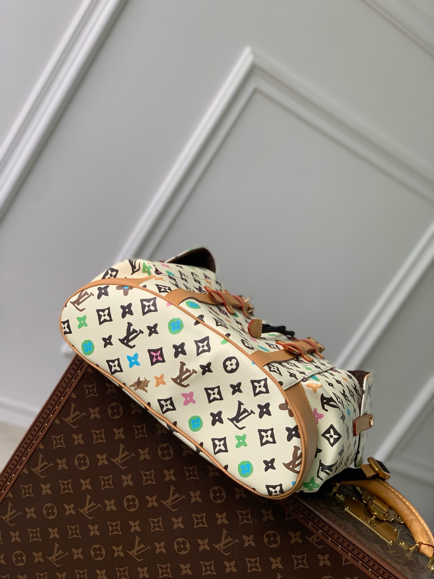 Louis Vuitton Christopher MM M25240 Vanilla