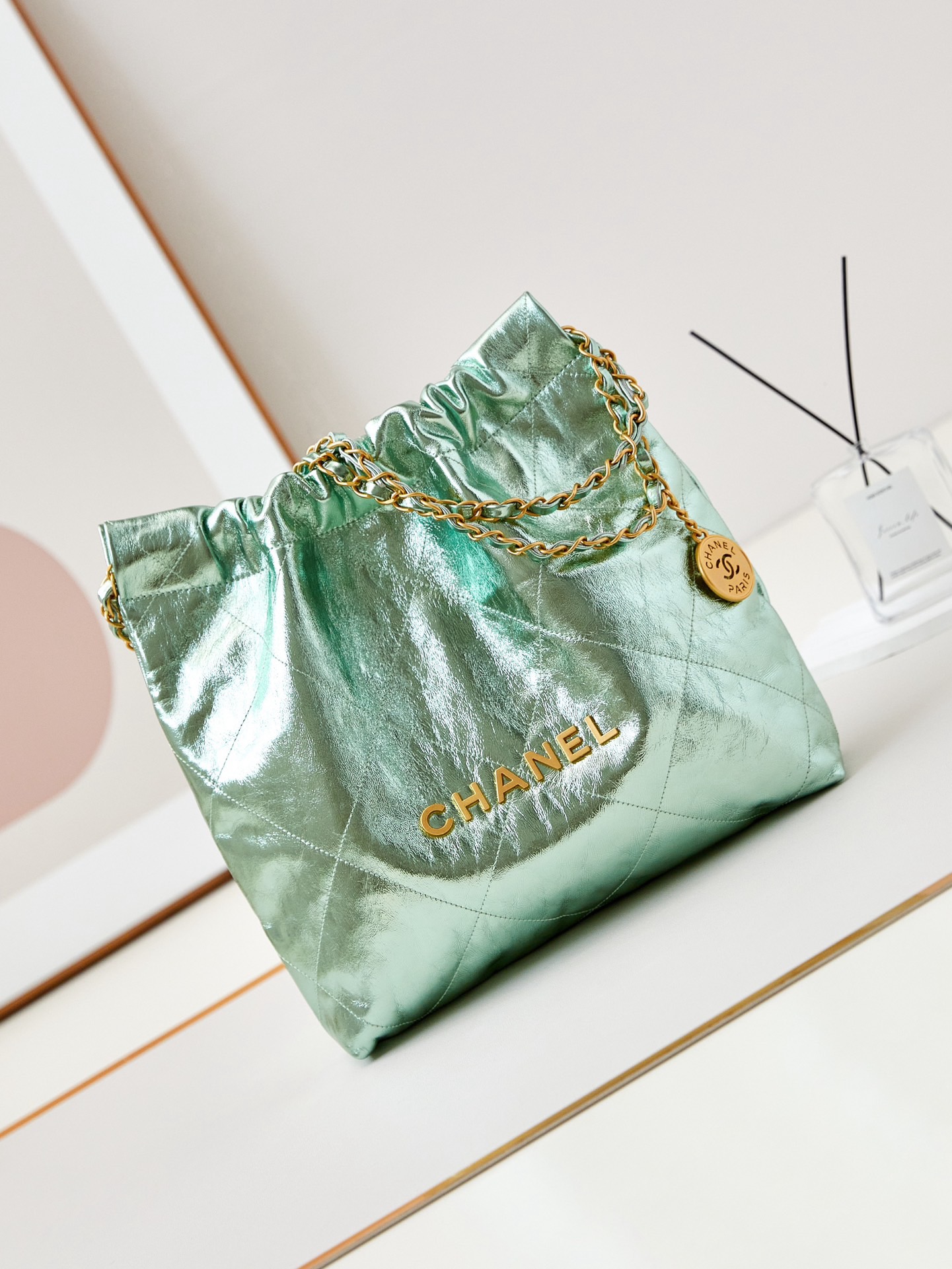 CHANEL 22 SMALL HANDBAG AS3260 Pearlescent green