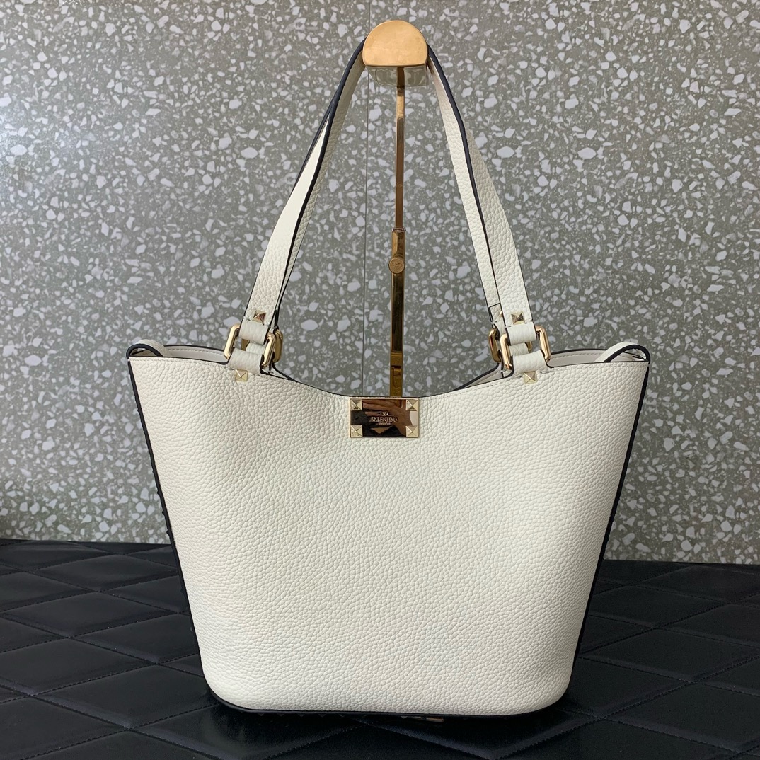 VALENTINO GARAVANI Loco Calf leather bag 0055 white