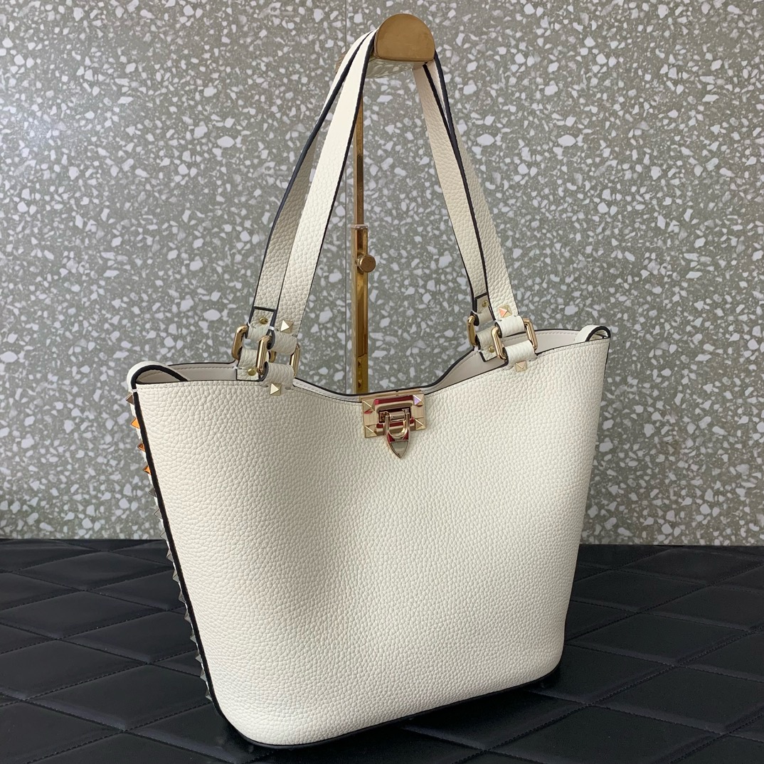 VALENTINO GARAVANI Loco Calf leather bag 0055 white