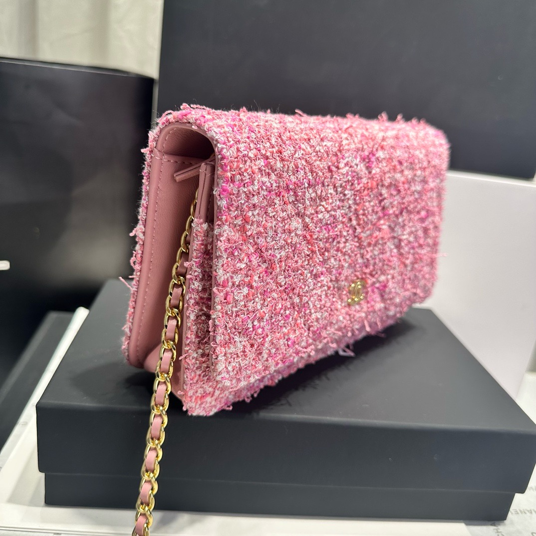 CHANEL CLASSIC WALLET ON CHAIN  AP0250 Pink & Ecru