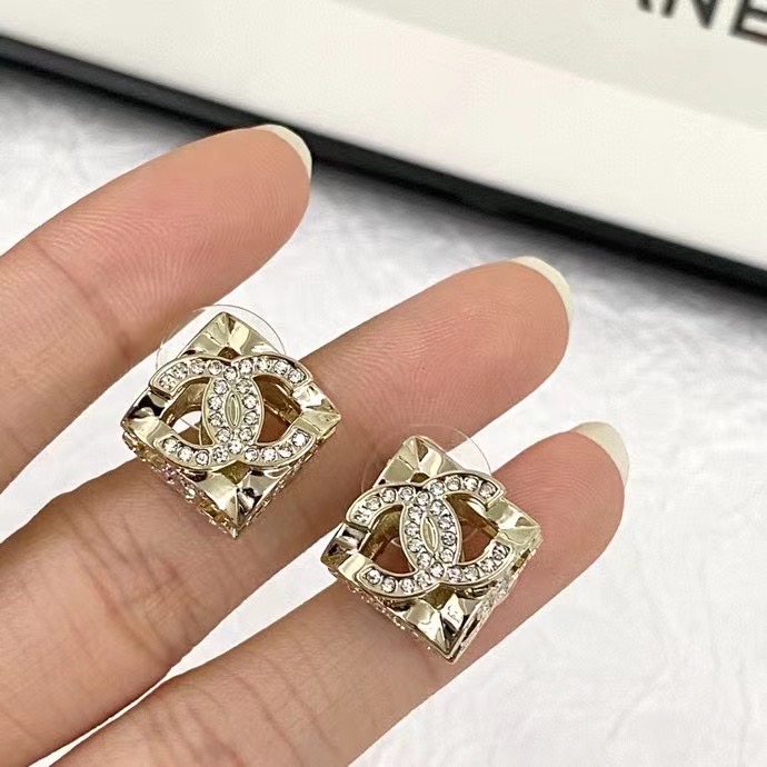 Chanel Earrings CE14404