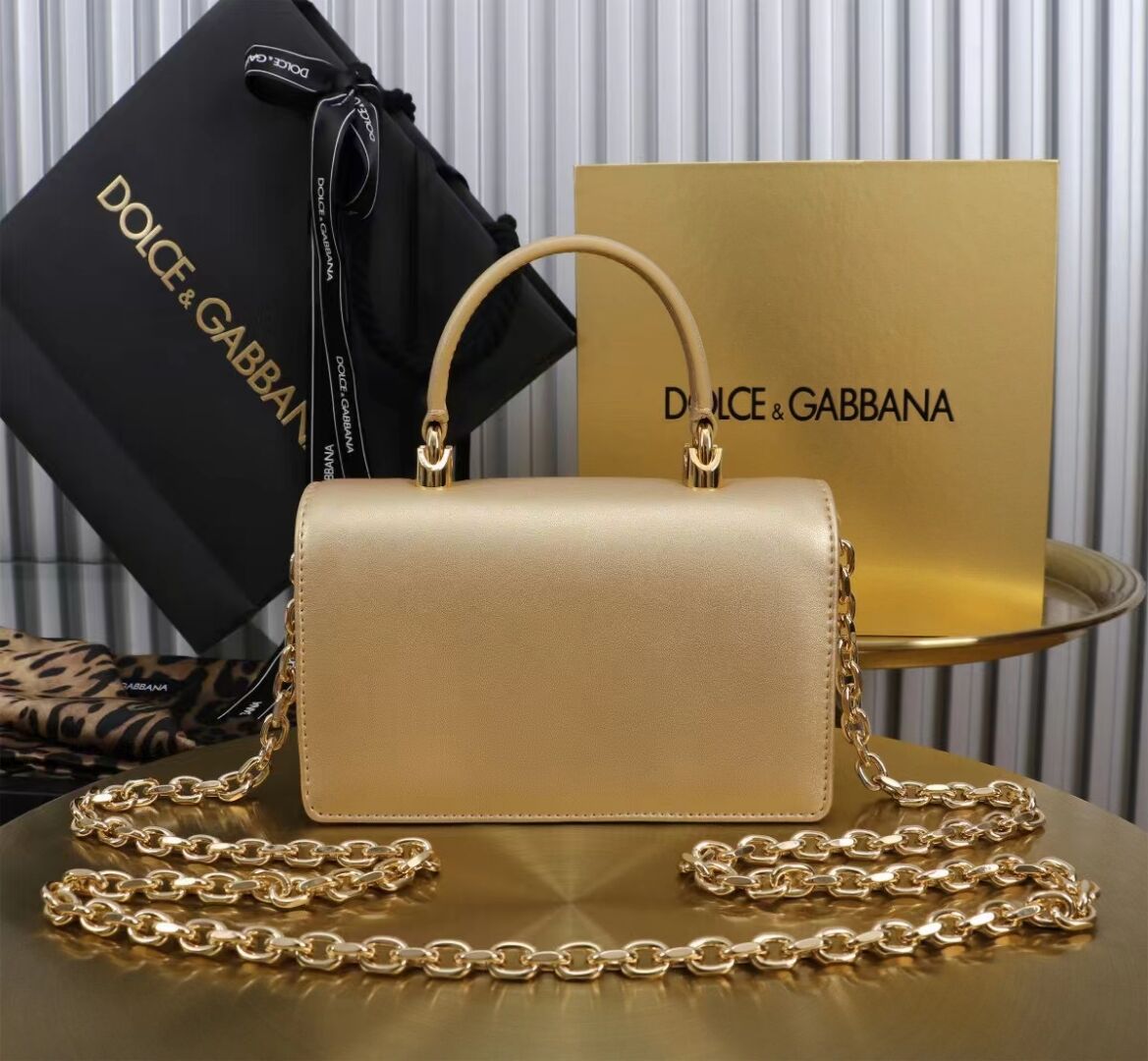 Dolce & Gabbana leather Shoulder Bag G6504 gold