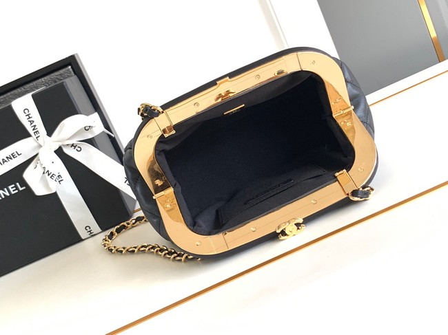 Chanel 24A CLUTCH WITH CHAIN AP1940 black