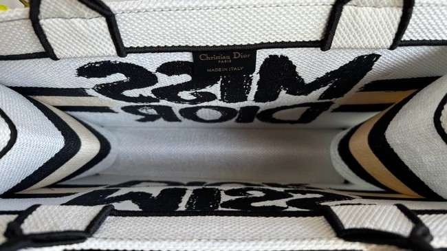 Medium Dior Book Tote White and Black Miss Dior Graffiti Embroidery M1296ZEZD