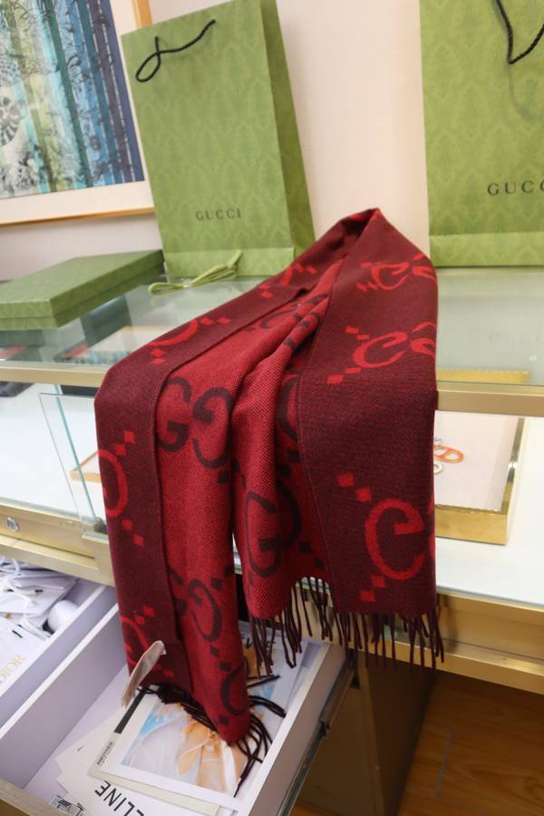 Gucci Scarf GUC00352