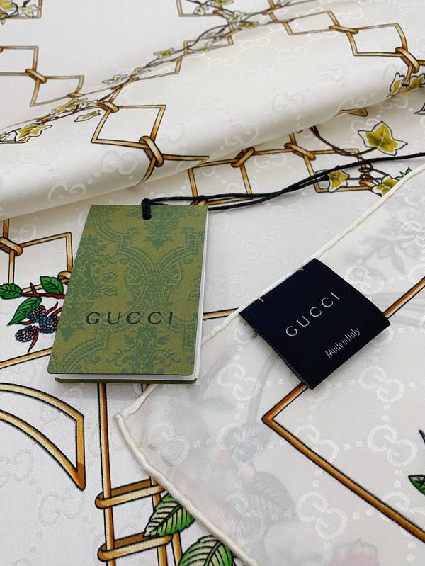 Gucci Scarf GUC00372