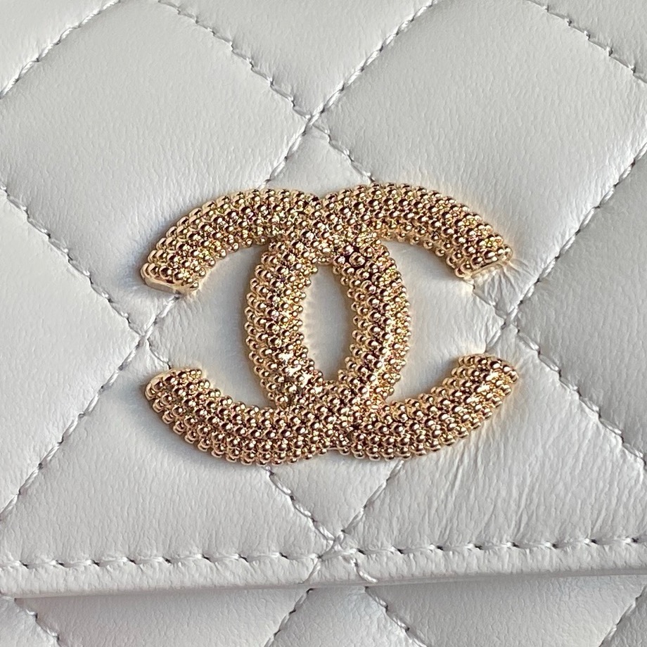 Chanel CLUTCH WITH CHAIN AP4315 white