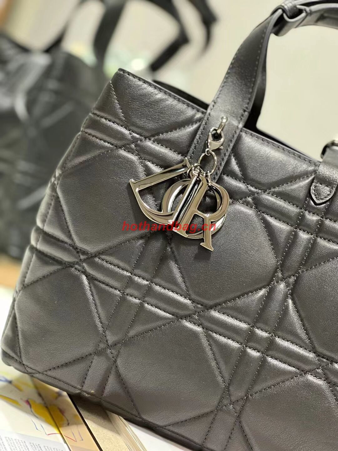 LADY DIOR TOP HANDLE MEDIUM BAG Latte Cannage Lambskin C0089 BLACK&BLACK LADY DIOR TOP HANDLE MEDIUM BAG Latte Cannage Lambskin C0089 BLACK&BLACK