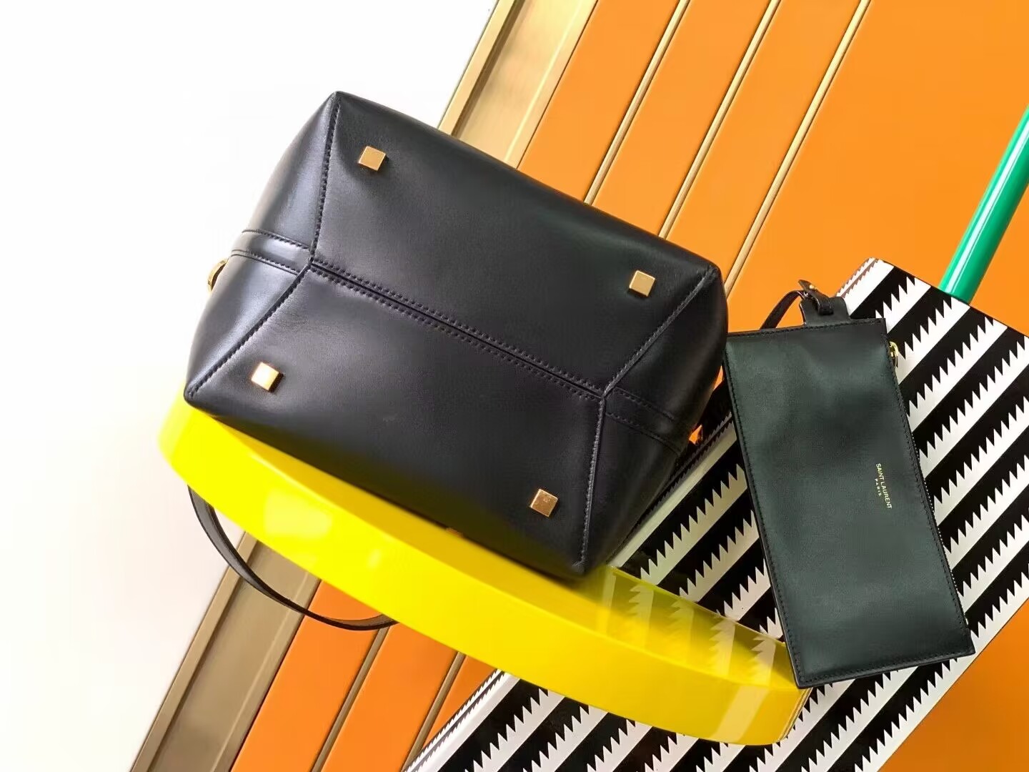 SAINT LAURENT LE 37 IN SHINY LEATHER 7428282 BLACK SAINT LAURENT LE 37 IN SHINY LEATHER 7428282 BLACK