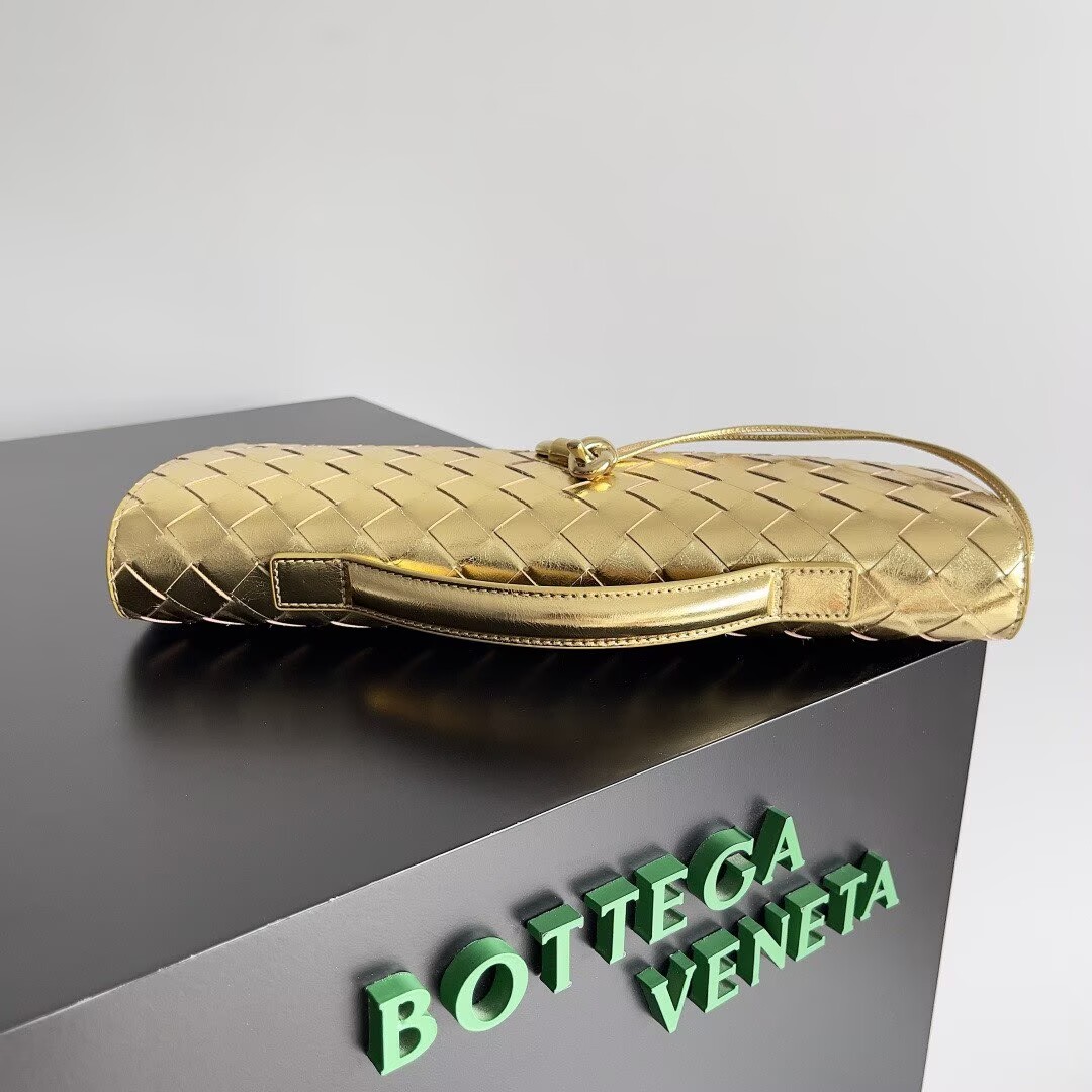 Bottega Veneta Original Leather Long Clutch Andiamo With Handle 741511 Gold Bottega Veneta Original Leather Long Clutch Andiamo With Handle 741511 Gold