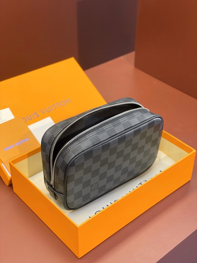 Louis Vuitton Toiletry Bag M43384-1