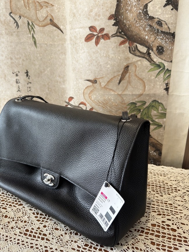 CHANEL Maxi Flapbag AS6233 black