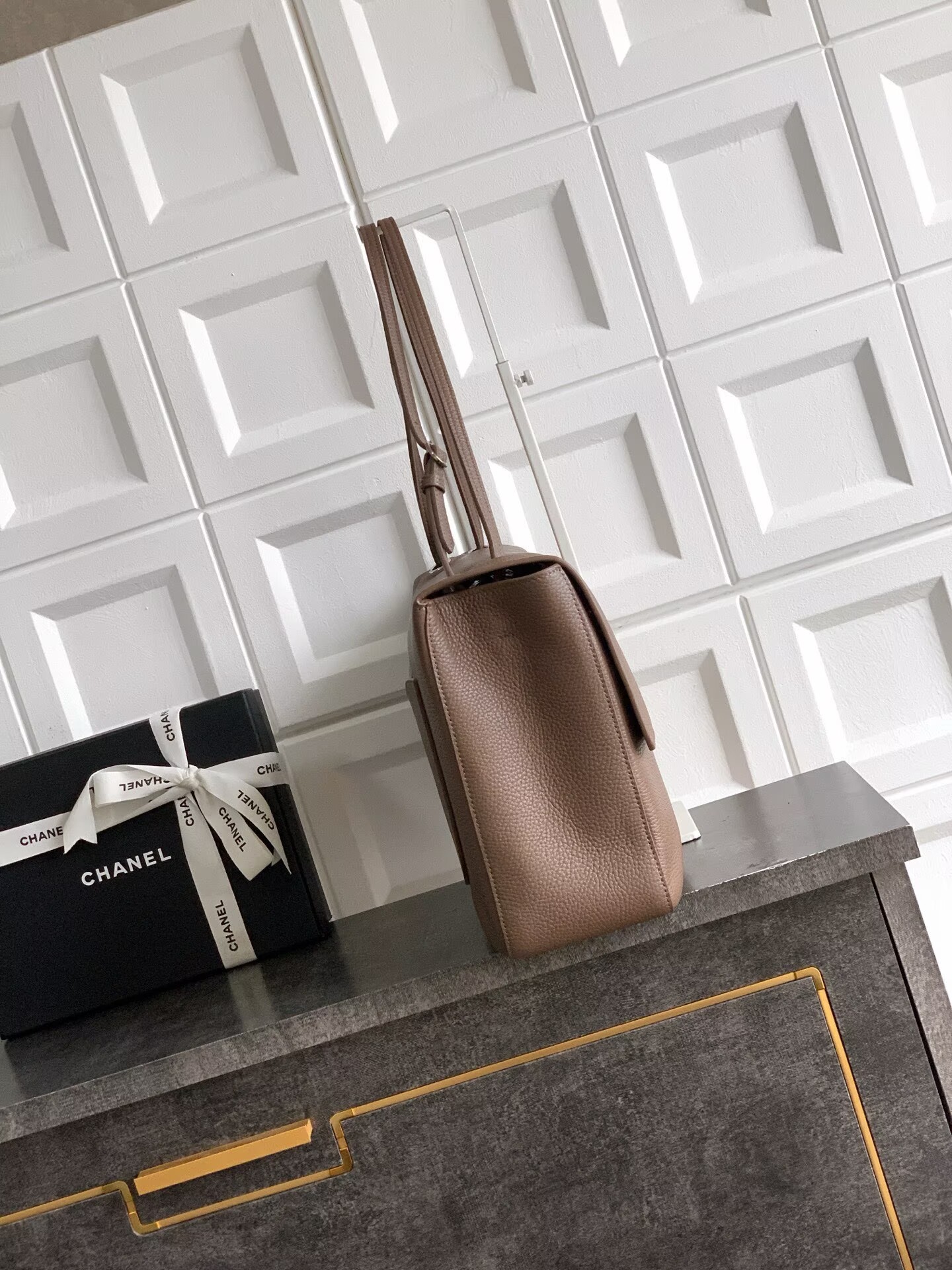 Chanel SPRING SUMMER 2026 MAXI FLAP BAG Grained Calfskin & Silver-Tone Metal AS6233 Brown