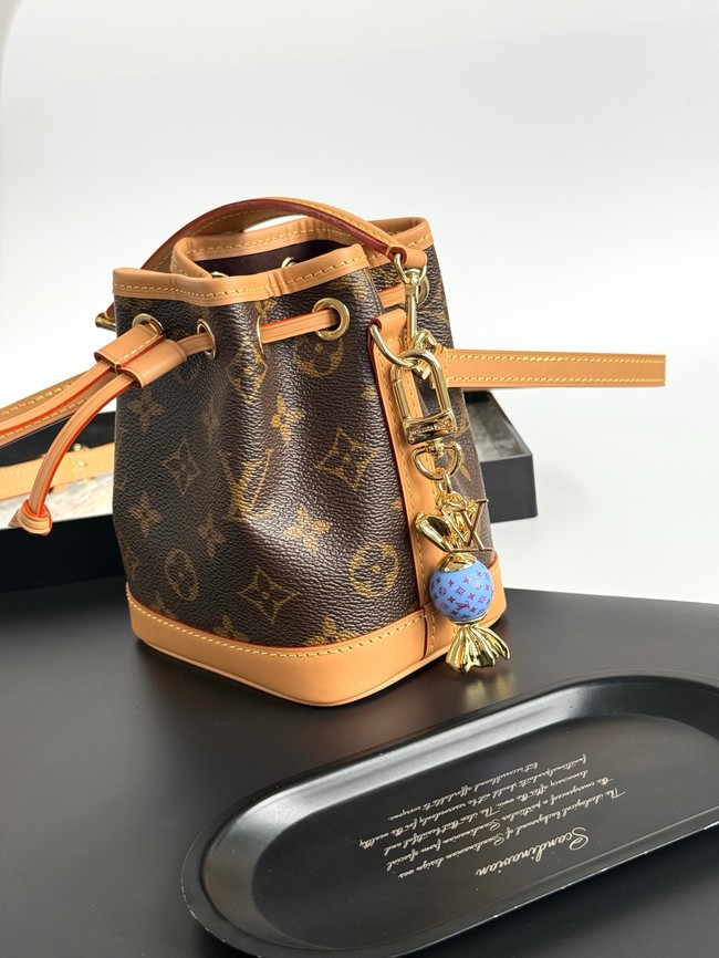 Louis Vuitton Charm M04053-9 Louis Vuitton Charm M04053-9