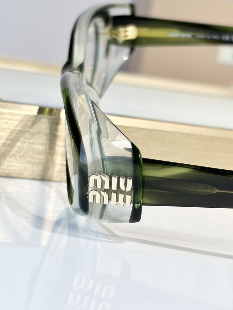 miumiu Sunglasses MMS00038-1