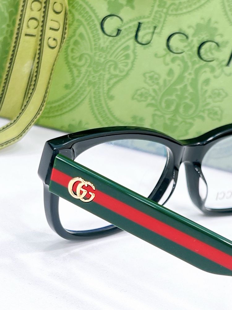 Gucci Sunglasses GUS00007-1