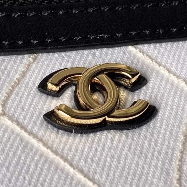 Chanel 26C Coco Beach Mini Vanity Bag AP5164 Black