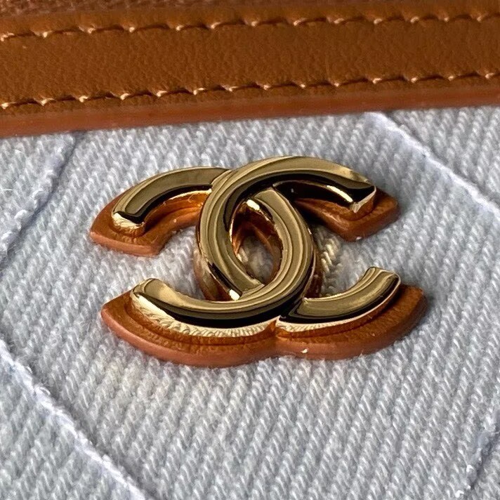 Chanel 26C Coco Beach Mini Vanity Bag AP5164 Brown