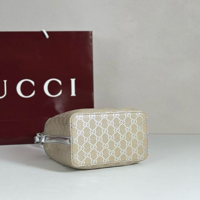 Gucci GG Emblem medium bucket bag 815103 silver Gucci GG Emblem medium bucket bag 815103 silver