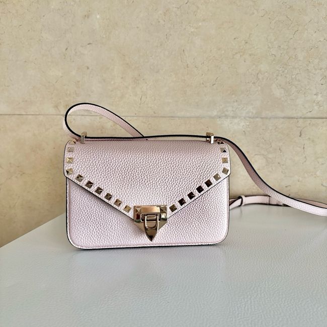 VALENTINO ROCKSTUD Small grained calfskin Shoulder Bag B0T76 pink VALENTINO ROCKSTUD Small grained calfskin Shoulder Bag B0T76 pink