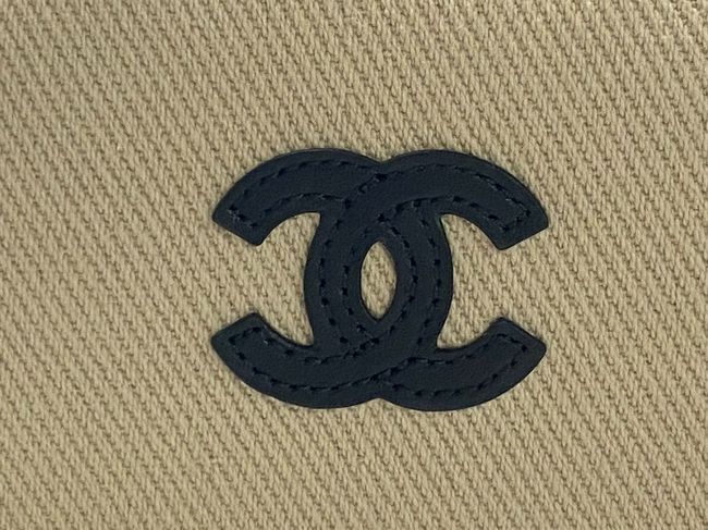 Chanel Zipped Pouch AS5226 Beige Chanel Zipped Pouch AS5226 Beige