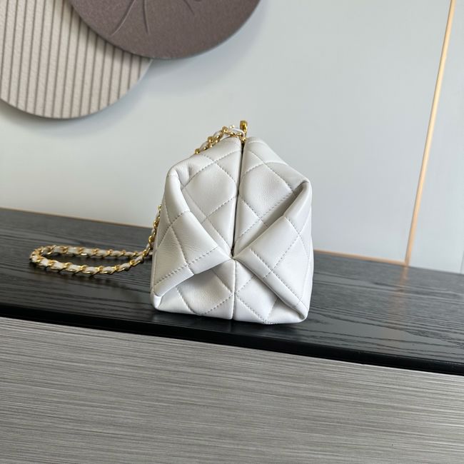 Chanel Clutch with chain Lambskin AP5252 white