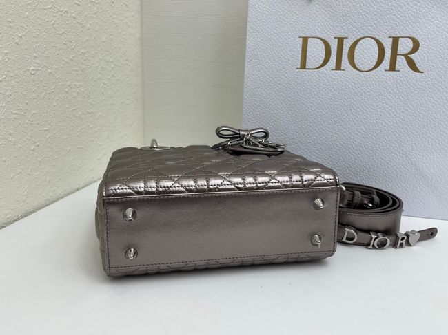 Small Lady Dior Bag with Strap Cannage patent leather M0531OU Silver gray