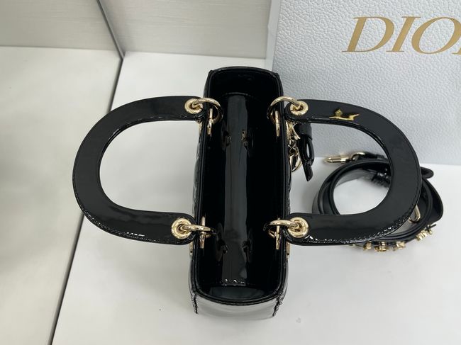 Small Lady Dior Bag with Strap Cannage patent leather M0531OU black