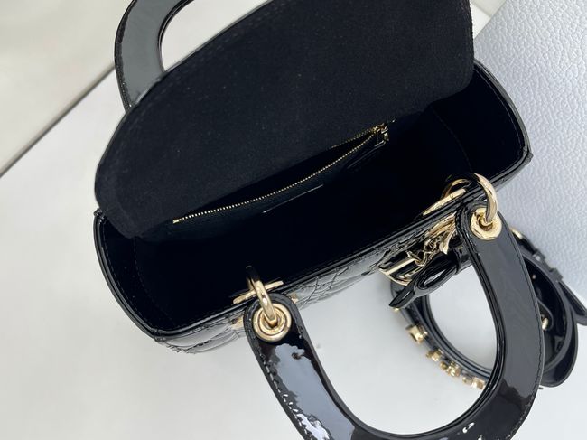 Small Lady Dior Bag with Strap Cannage patent leather M0531OU black