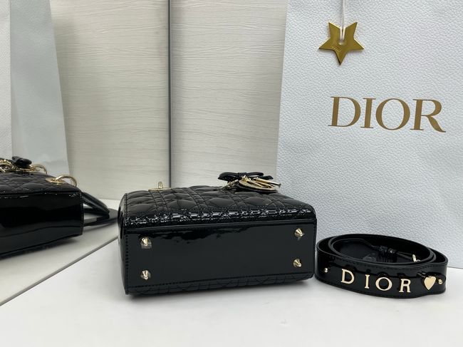 Small Lady Dior Bag with Strap Cannage patent leather M0531OU black