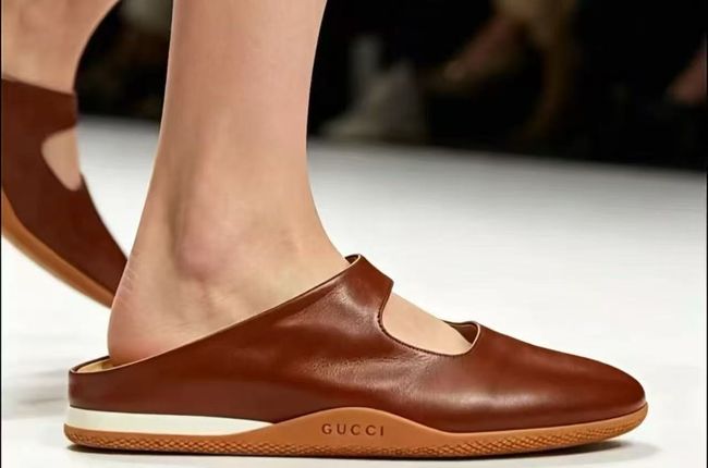 Gucci Womens mule 64242-1