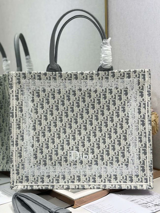 Large Dior Book Tote Cannage Embroidery M1349OEQ-2