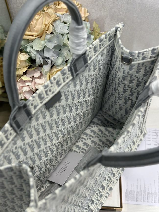 Large Dior Book Tote Cannage Embroidery M1349OEQ-2