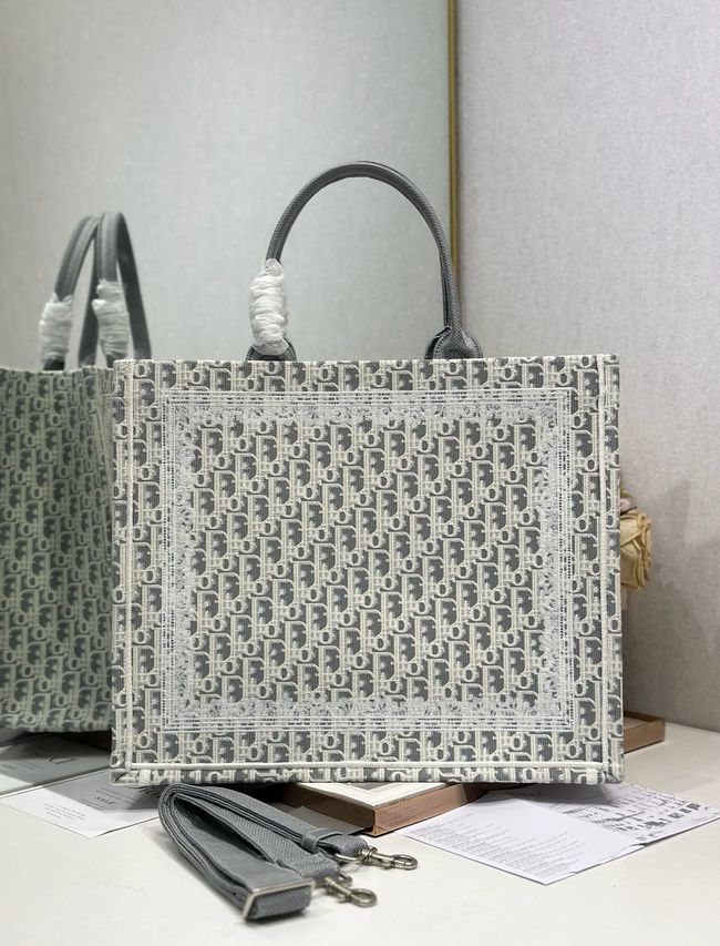 Large Dior Book Tote Cannage Embroidery M1349OEQ-2