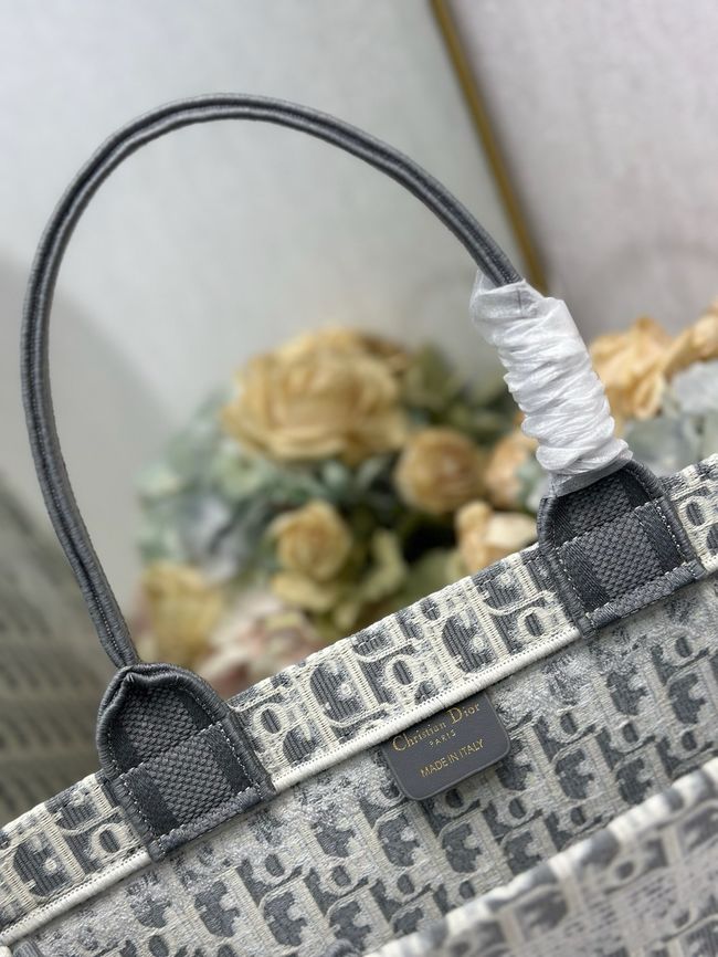 Large Dior Book Tote Cannage Embroidery M1349OEQ-2
