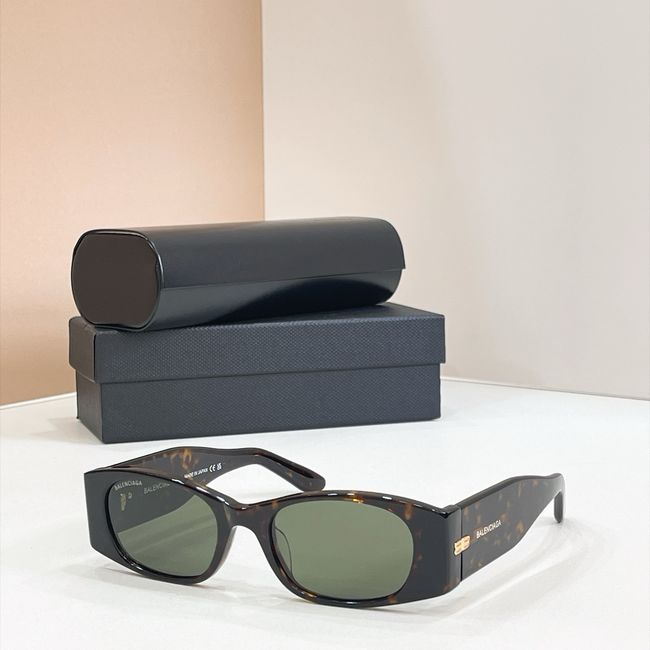 Dolce & Gabbana Sunglasses 821450-1 Dolce & Gabbana Sunglasses 821450-1