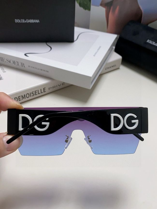 Dolce & Gabbana Sunglasses 821452-3