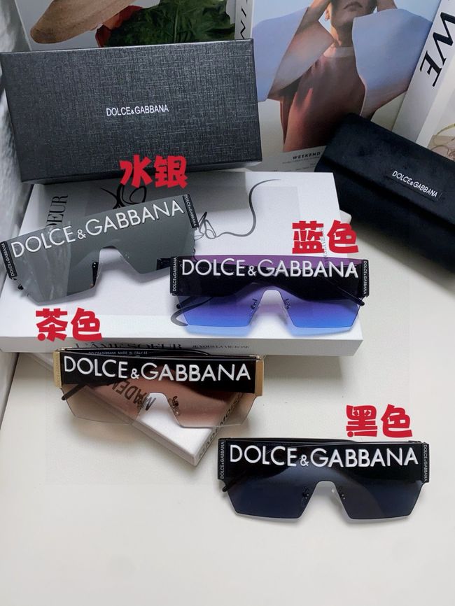 Dolce & Gabbana Sunglasses 821452-4