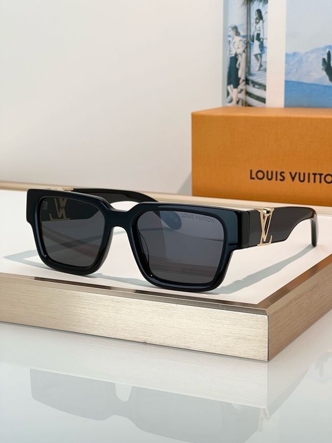 Louis Vuitton Sunglasses 821476-7