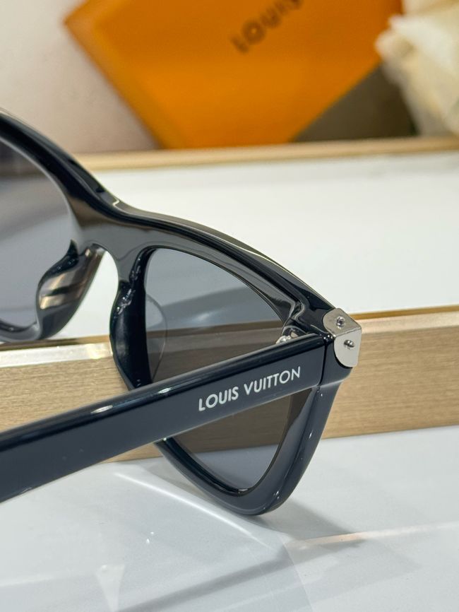 Louis Vuitton Sunglasses 821477-5