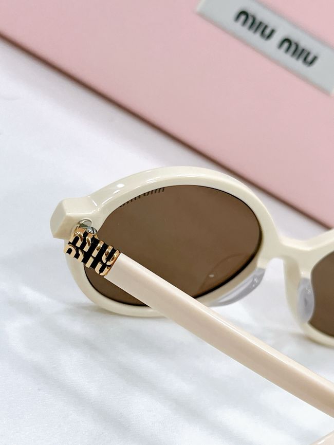 MiuMiu Sunglasses 821491-6