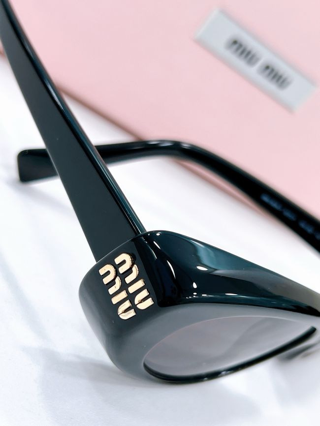 MiuMiu Sunglasses 821492-4 MiuMiu Sunglasses 821492-4