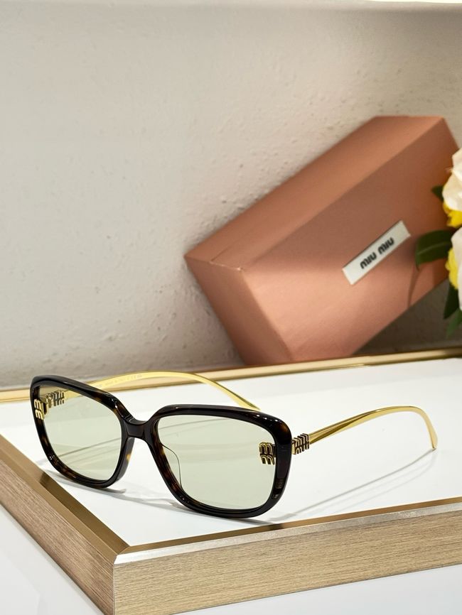 MiuMiu Sunglasses 821498-6
