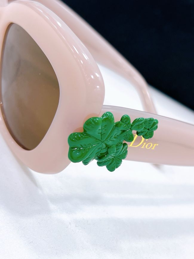 Dior Sunglasses 821536-7