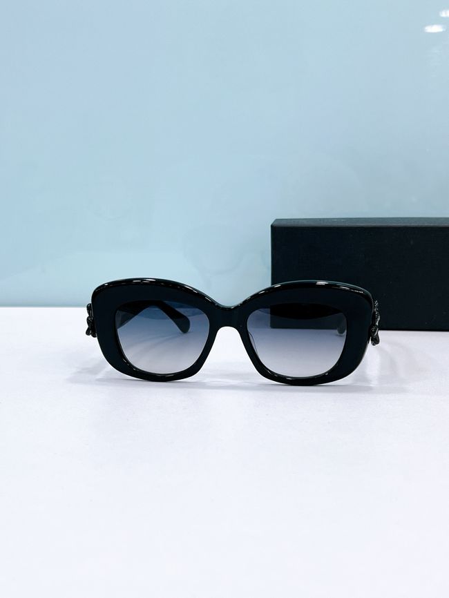 Dior Sunglasses 821536-8