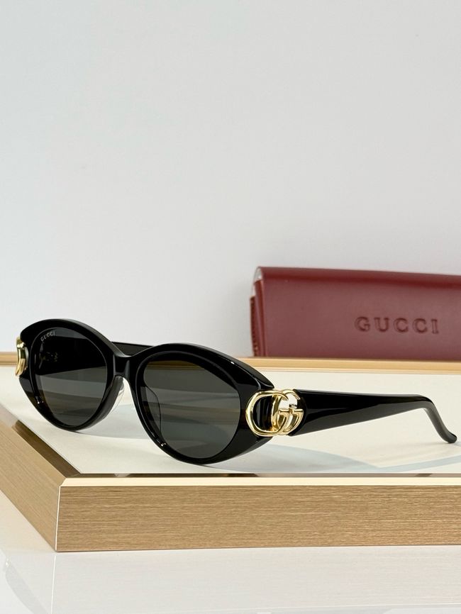 Gucci Sunglasses 821544-3