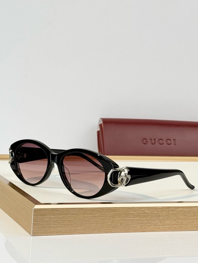 Gucci Sunglasses 821544-5