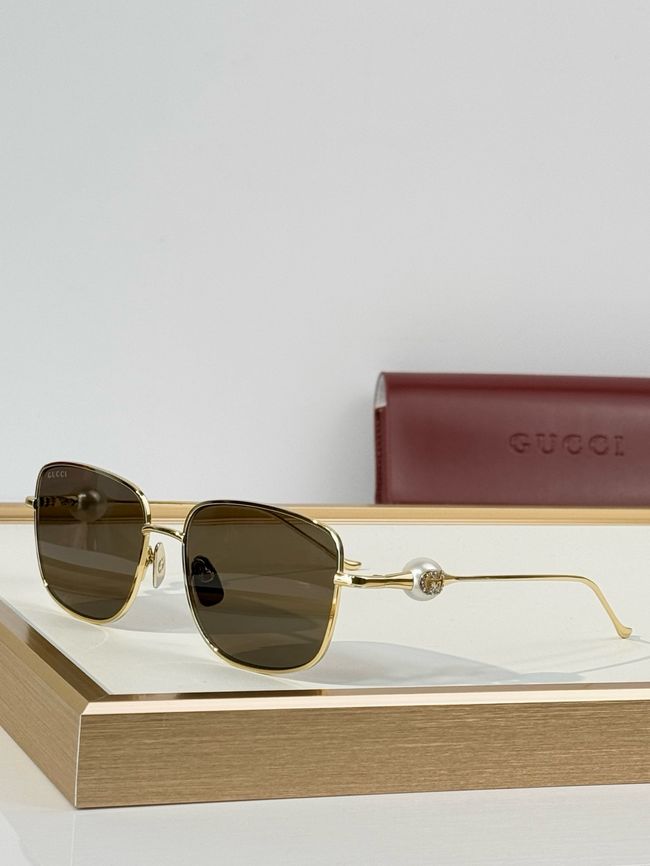 Gucci Sunglasses 821545-4