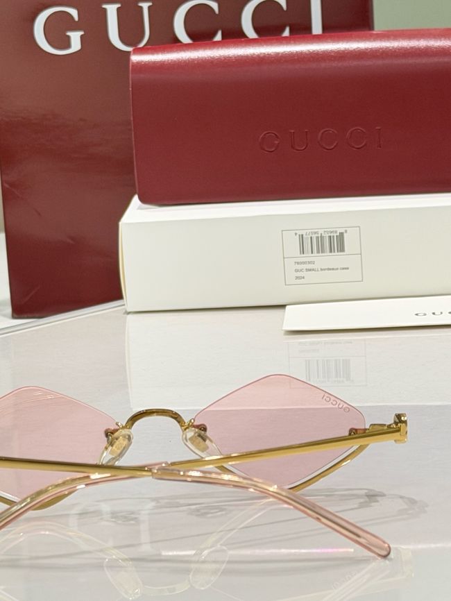 Gucci Sunglasses 821558-5